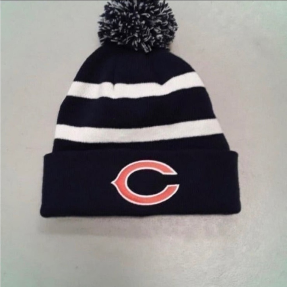 NWT Unisex Chicago Bears Navy Striped “C” Logo Pom Knit-OSFM. NWT.